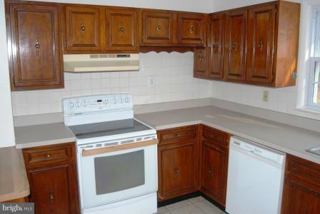 5493 Courtneys Corner Road Sumerduck, VA 22742 - Photo 3 of 21 Kitchen