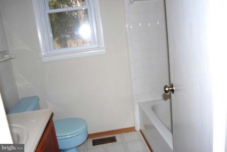 5493 Courtneys Corner Road Sumerduck, VA 22742 - Photo 9 of 21 Bath