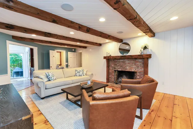 $994,900 | 17 Kittredge Road, Mont Vernon, NH 03057