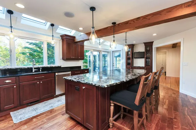 $994,900 | 17 Kittredge Road, Mont Vernon, NH 03057