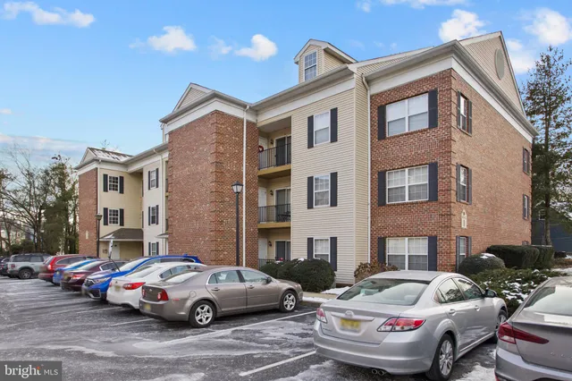 $309,900 | 70 Park Street, Unit 111, Bordentown, NJ 08505