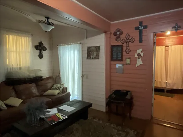 $299,000 | 14394 Us Highway West, Gonzales, TX 78629