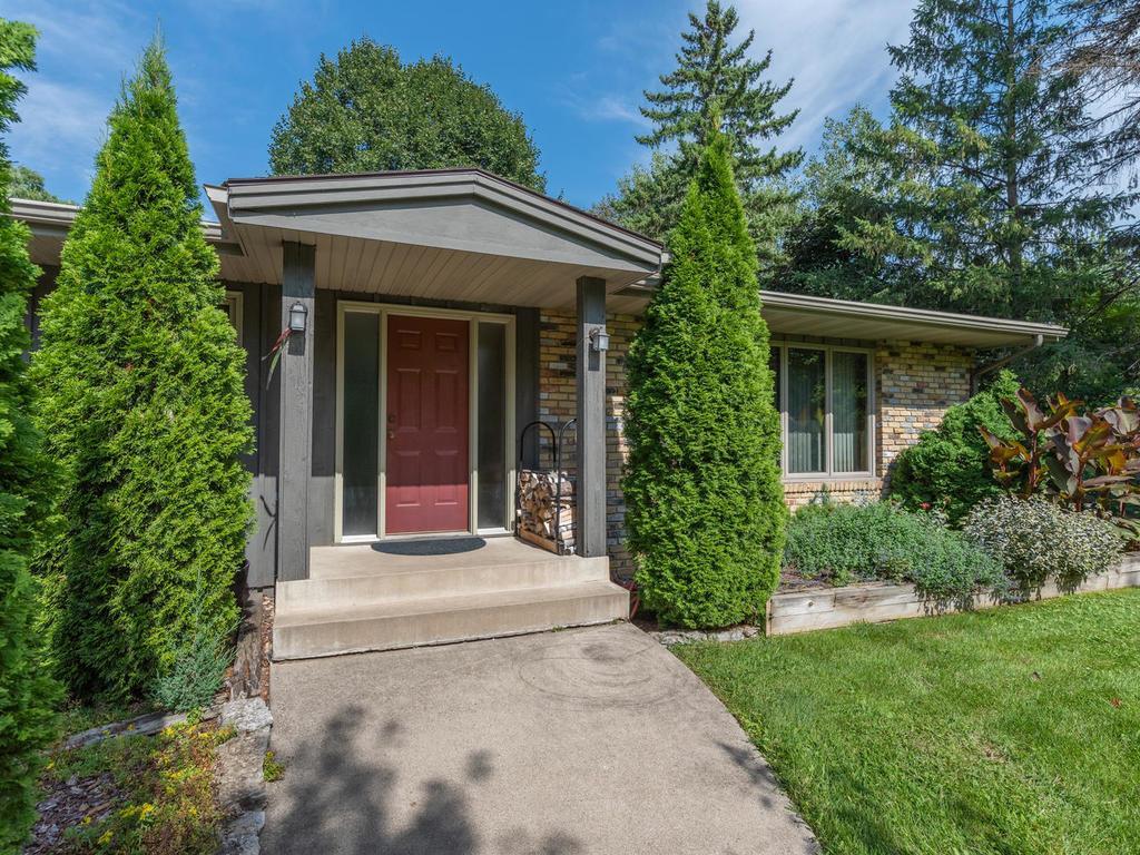 3833 Vandan Road Minnetonka, MN 55345 - Photo 2 of 33