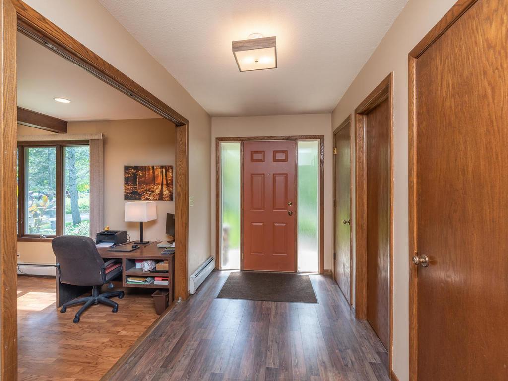 3833 Vandan Road Minnetonka, MN 55345 - Photo 3 of 33