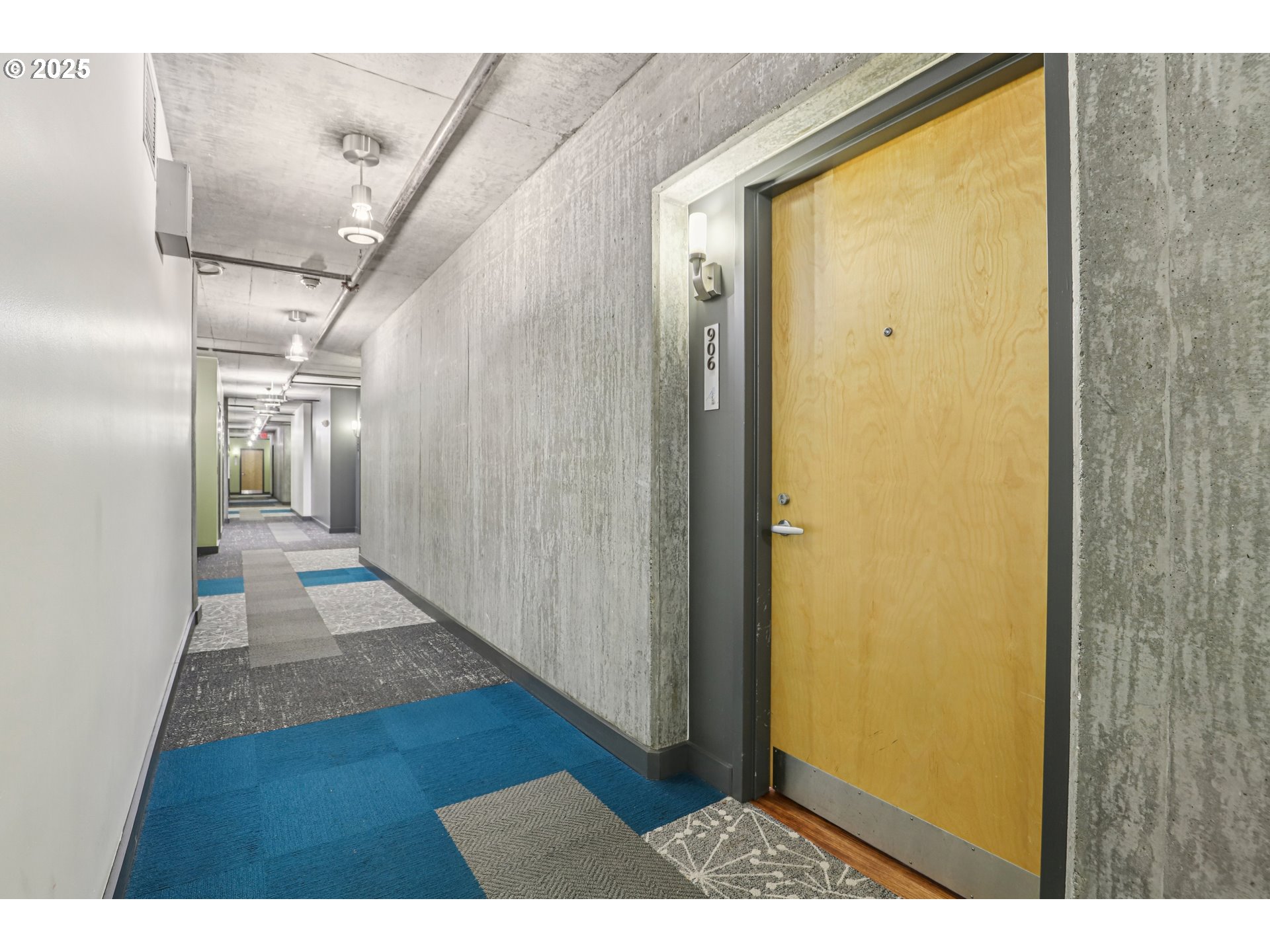 1926 West Burnside Street, Unit 906 Portland, OR 97209 - Photo 6 of 26 a view interior of the house