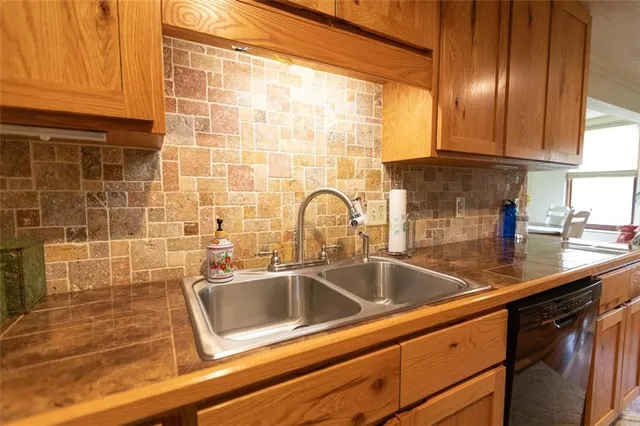 $250,000 | 548 Muddy Creek Drive, Slippery Rock, PA 16057