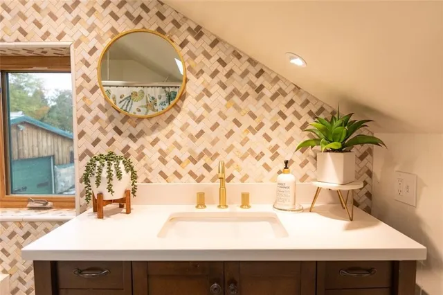 $250,000 | 548 Muddy Creek Drive, Slippery Rock, PA 16057