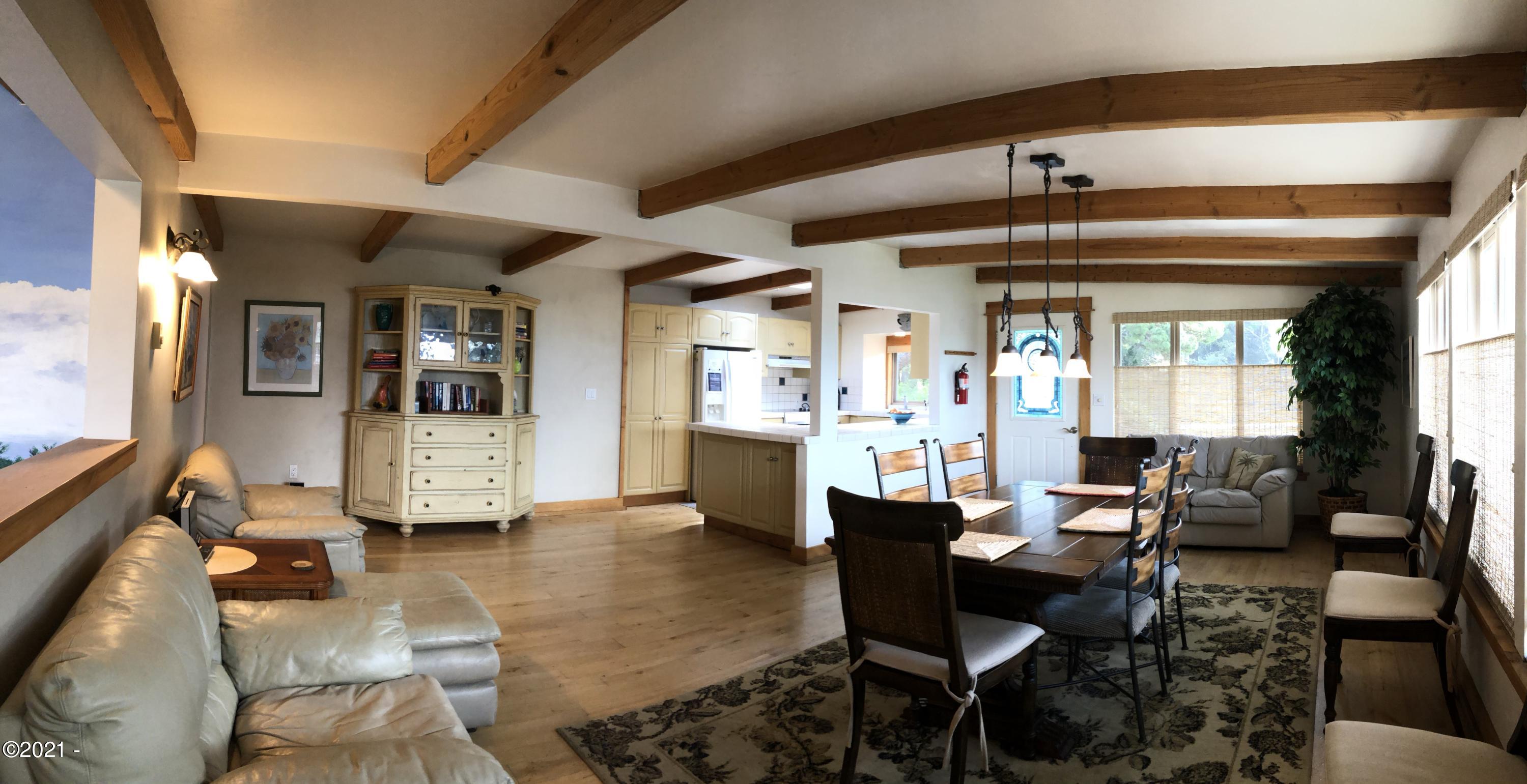 17 Shell Street Yachats, OR 97498 - Photo 63 of 63 Open floor plan 2