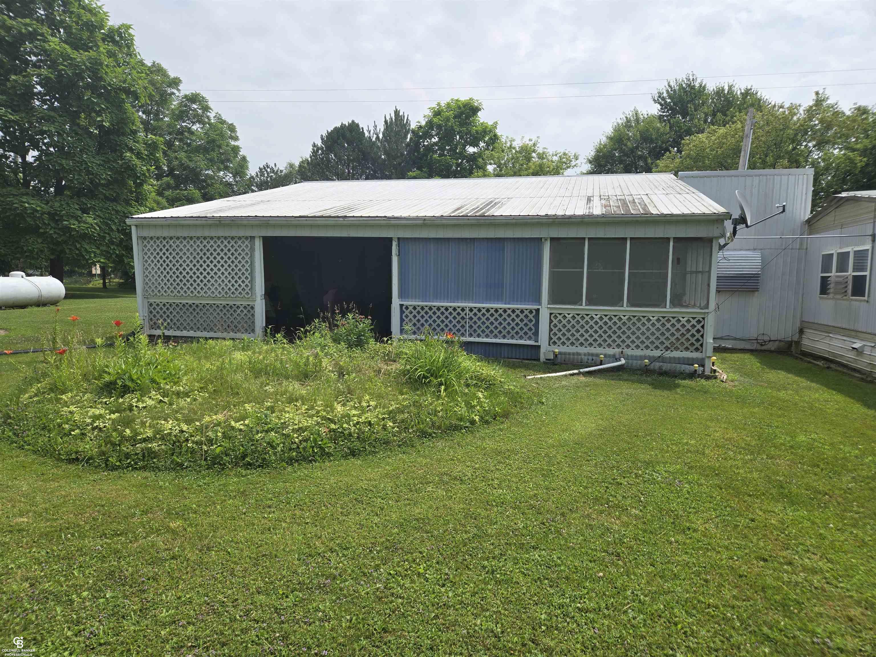 8009 Arendt Road Yale, MI 48097 - Photo 4 of 28