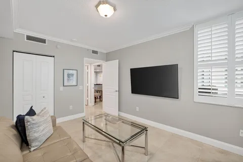 $564,900 | 350 Southeast 2nd Street, Unit 640, Fort Lauderdale, FL 33301