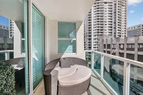 $564,900 | 350 Southeast 2nd Street, Unit 640, Fort Lauderdale, FL 33301