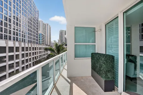 $564,900 | 350 Southeast 2nd Street, Unit 640, Fort Lauderdale, FL 33301