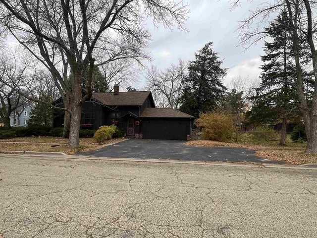 $287,000 | 1102 Church Street, Wisconsin Dells, WI 53965