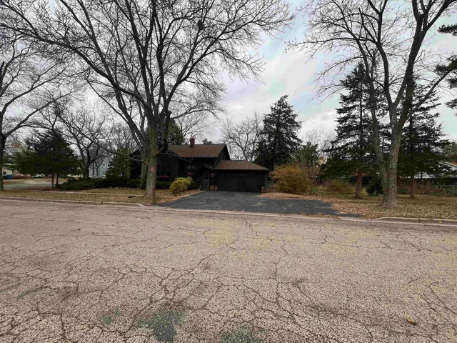 $287,000 | 1102 Church Street, Wisconsin Dells, WI 53965