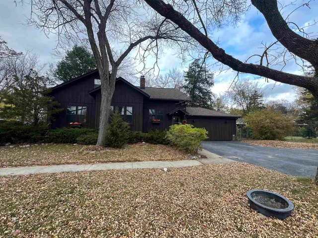 $287,000 | 1102 Church Street, Wisconsin Dells, WI 53965