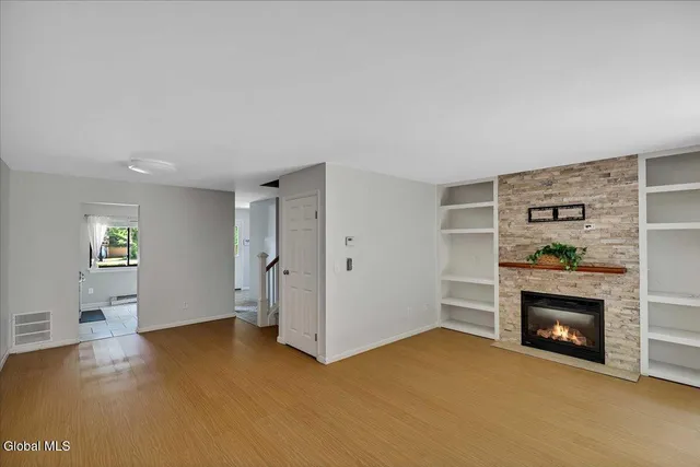 $249,900 | 132 Point Of Woods Drive, Albany, NY 12203