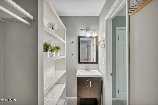 $249,900 | 132 Point Of Woods Drive, Albany, NY 12203