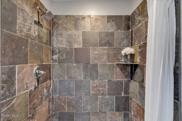 $249,900 | 132 Point Of Woods Drive, Albany, NY 12203