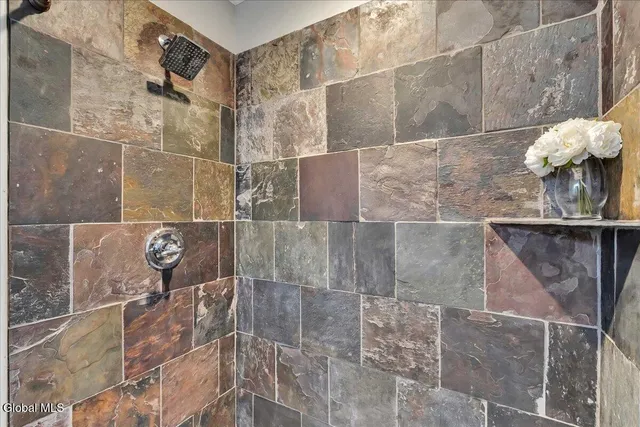 $249,900 | 132 Point Of Woods Drive, Albany, NY 12203