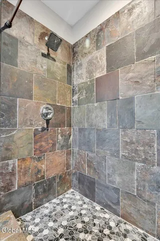 $249,900 | 132 Point Of Woods Drive, Albany, NY 12203