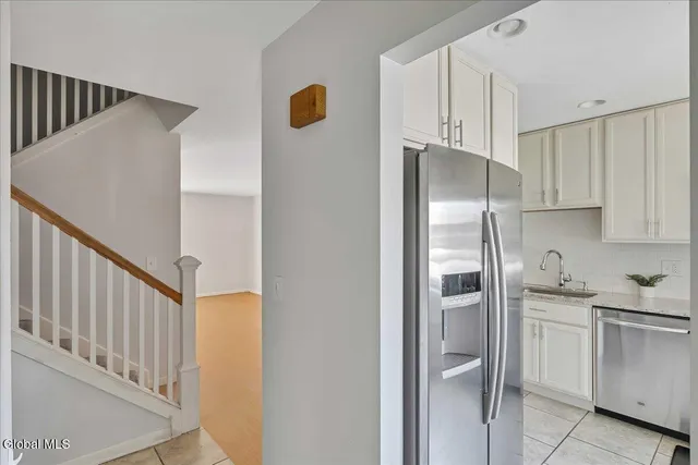 $249,900 | 132 Point Of Woods Drive, Albany, NY 12203