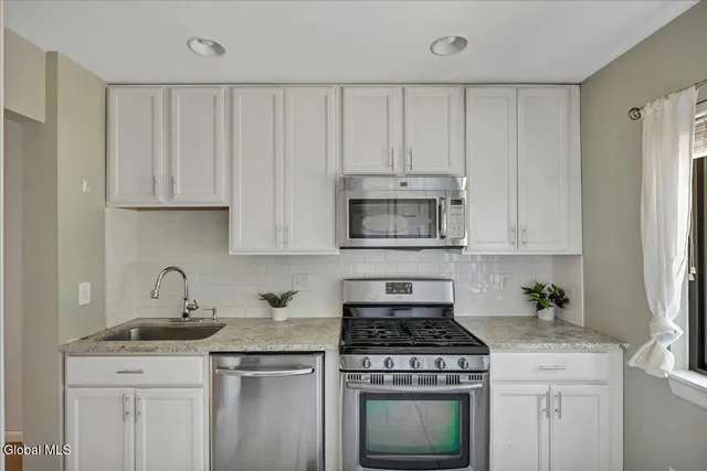 $249,900 | 132 Point Of Woods Drive, Albany, NY 12203