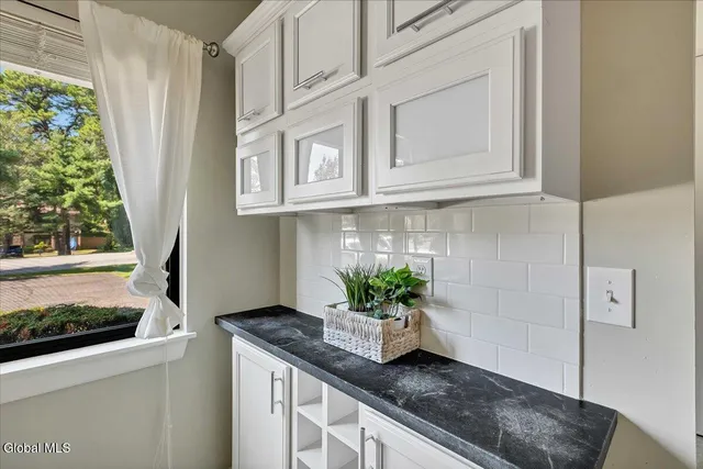 $249,900 | 132 Point Of Woods Drive, Albany, NY 12203