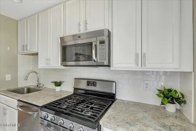 $249,900 | 132 Point Of Woods Drive, Albany, NY 12203