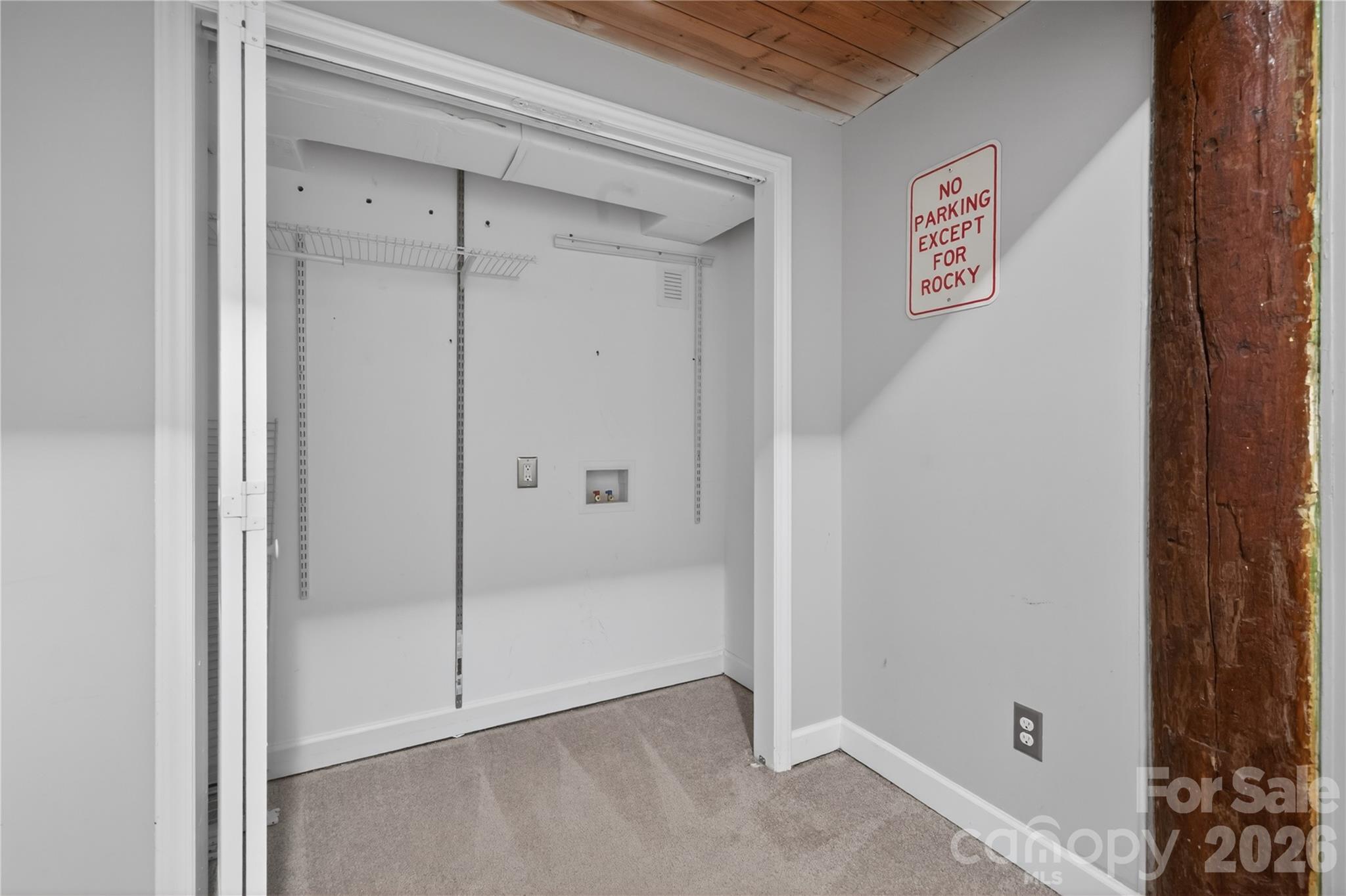 201 South Hoskins Road, Unit 121 Charlotte, NC 28208 - Photo 32 of 39