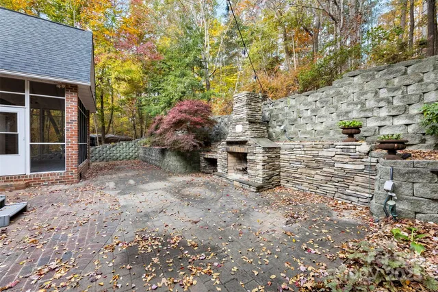 a view of a house with a outdoor space