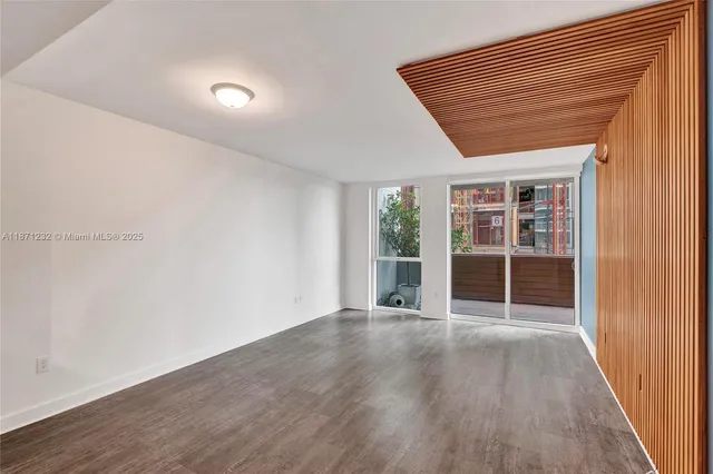 $2,700 | 244 Biscayne Boulevard, Unit 406, Miami, FL 33132