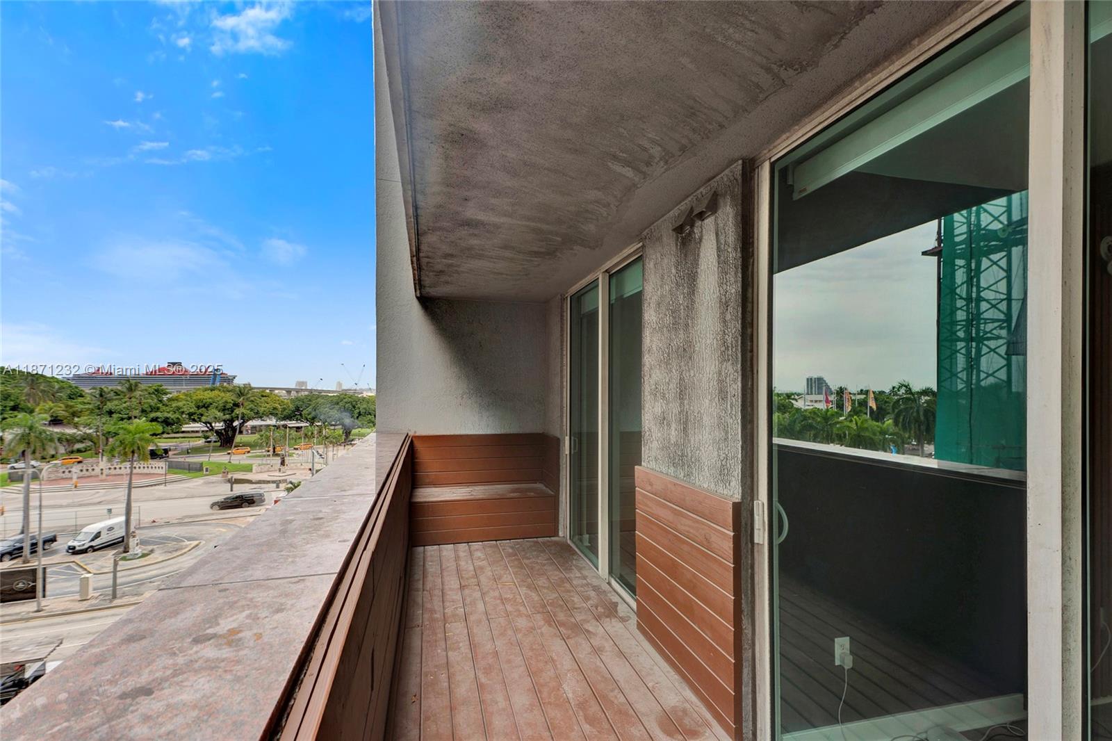 244 Biscayne Boulevard, Unit 406 Miami, FL 33132 - Photo 22 of 28 a view of balcony with furniture