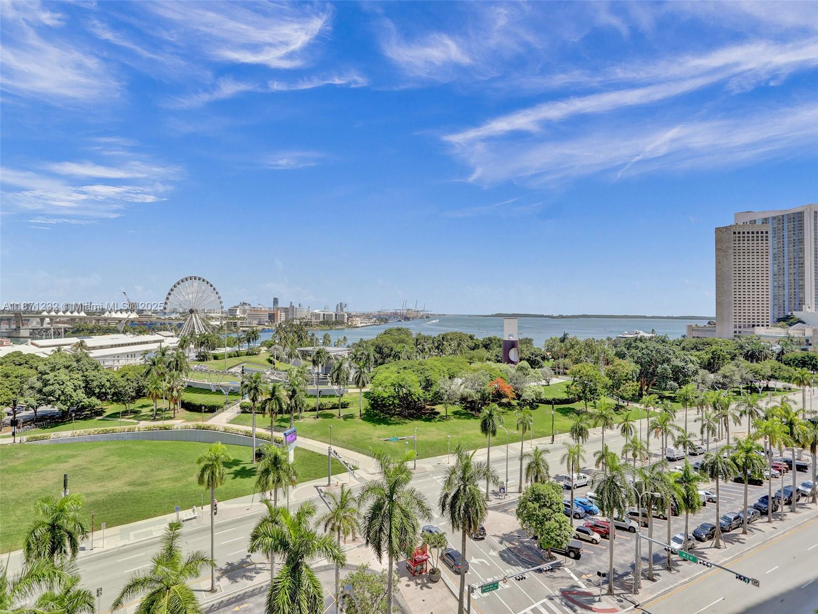 244 Biscayne Boulevard, Unit 406 Miami, FL 33132 - Photo 27 of 28 a view of a garden with an outdoor space