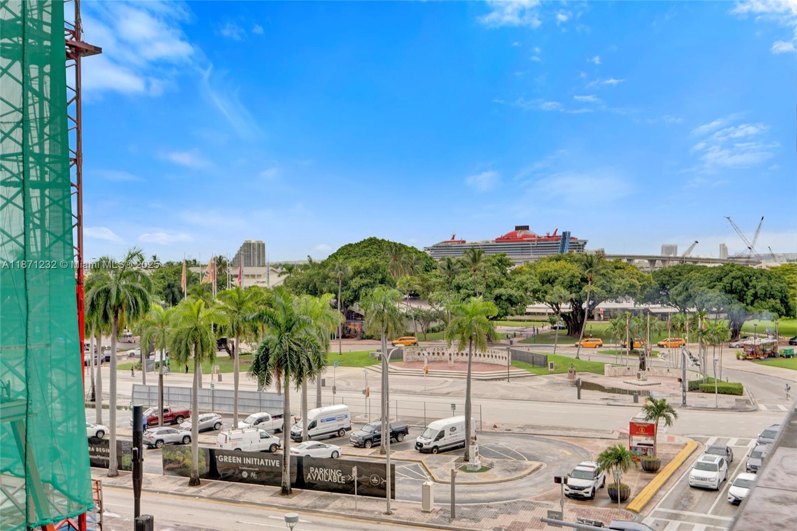 244 Biscayne Boulevard, Unit 406 Miami, FL 33132 - Photo 28 of 28 a view of a lake with couches and city view