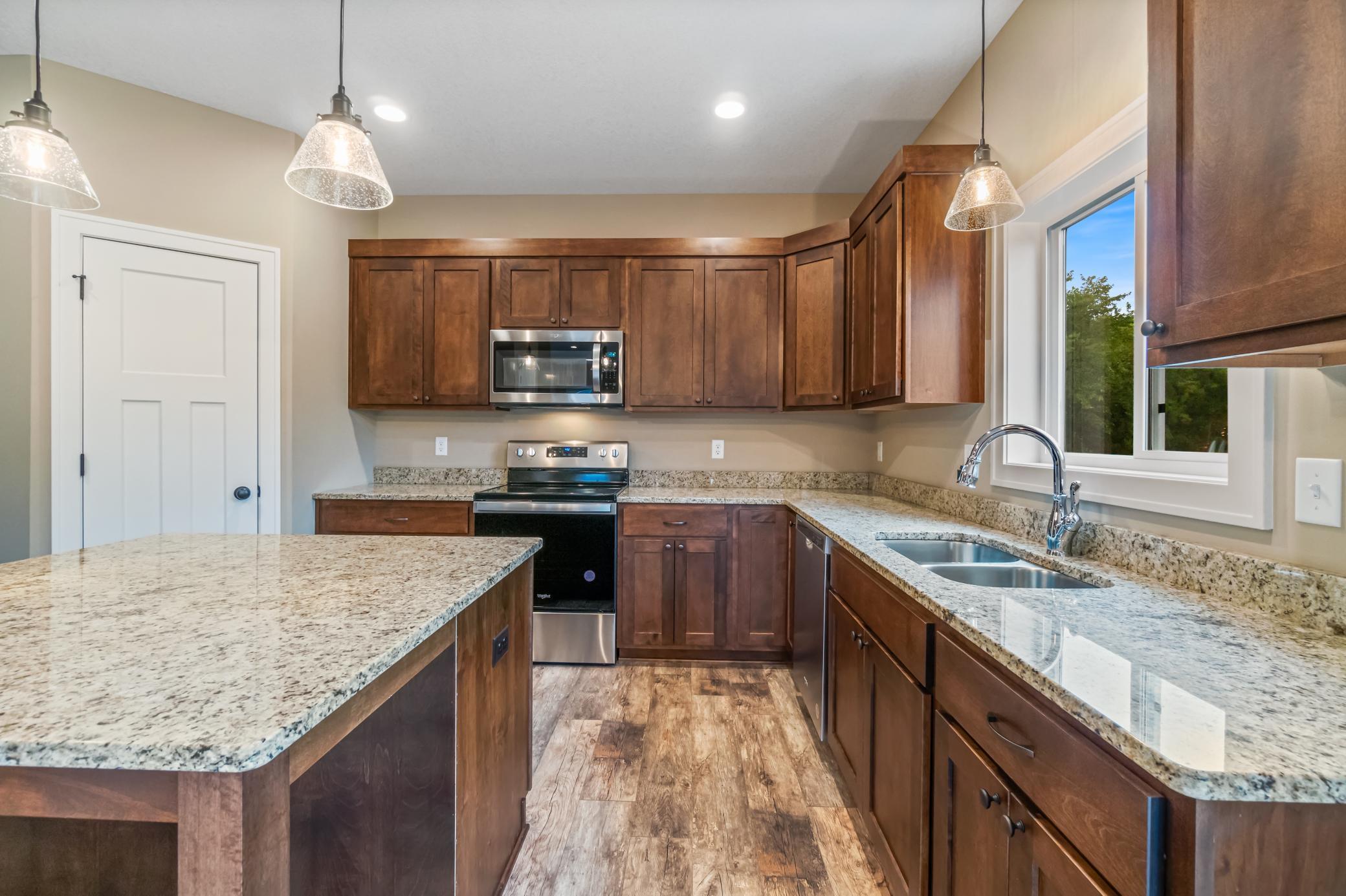 723 Jacko Court Hudson, WI 54016 - Photo 5 of 19