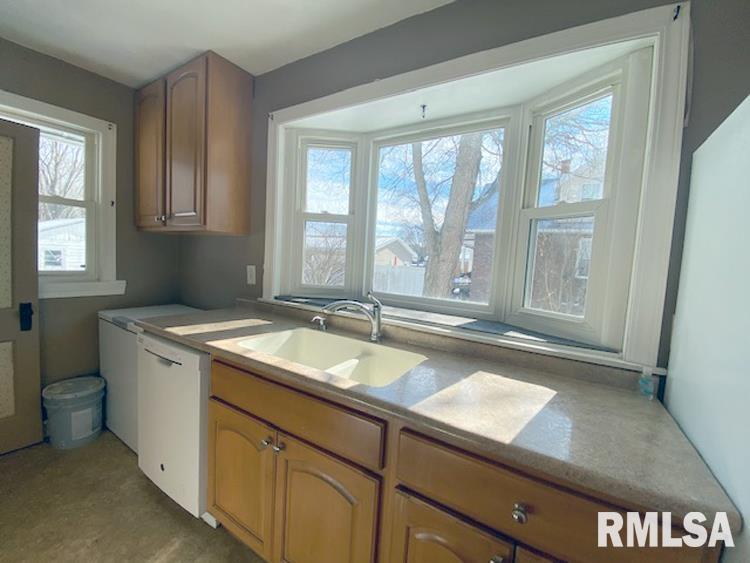 1011 Springfield Road East Peoria, IL 61611 - Photo 13 of 50 Gallery Image 13