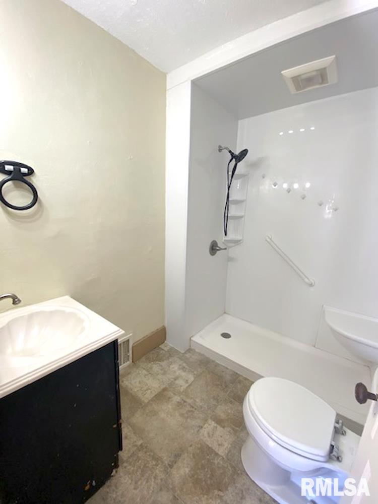 1011 Springfield Road East Peoria, IL 61611 - Photo 28 of 50 Gallery Image 28