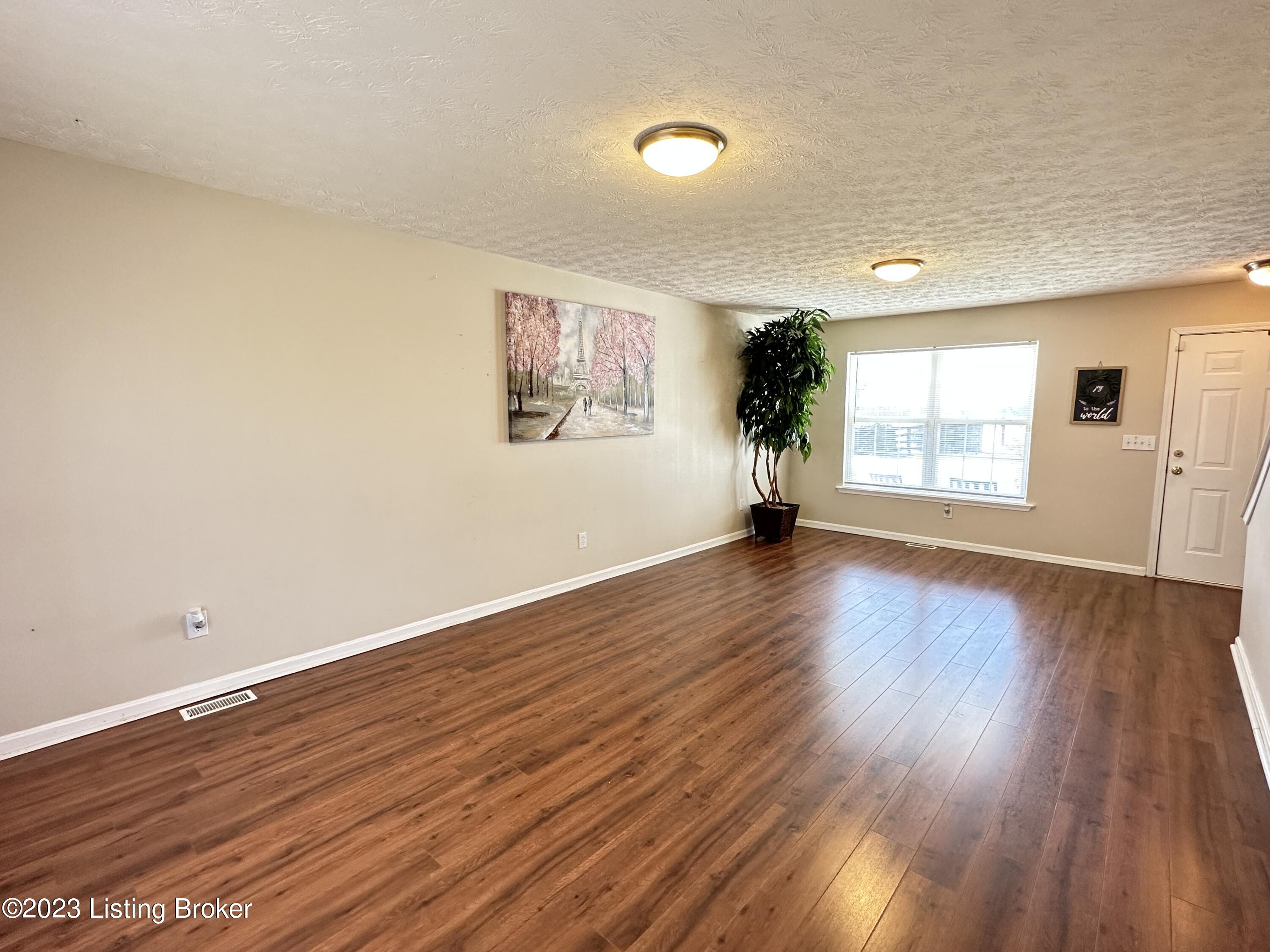 7835 Lariat Road Louisville, KY 40219 - Photo 11 of 46 e97f9d1afad1346b5a03bc22a99a0e9ab3eae238