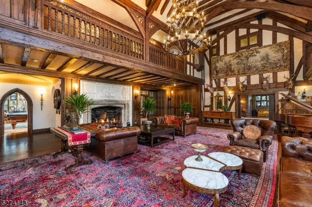 a view of a interior of the house