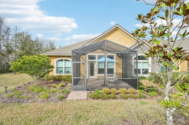 a picture of a cabinet