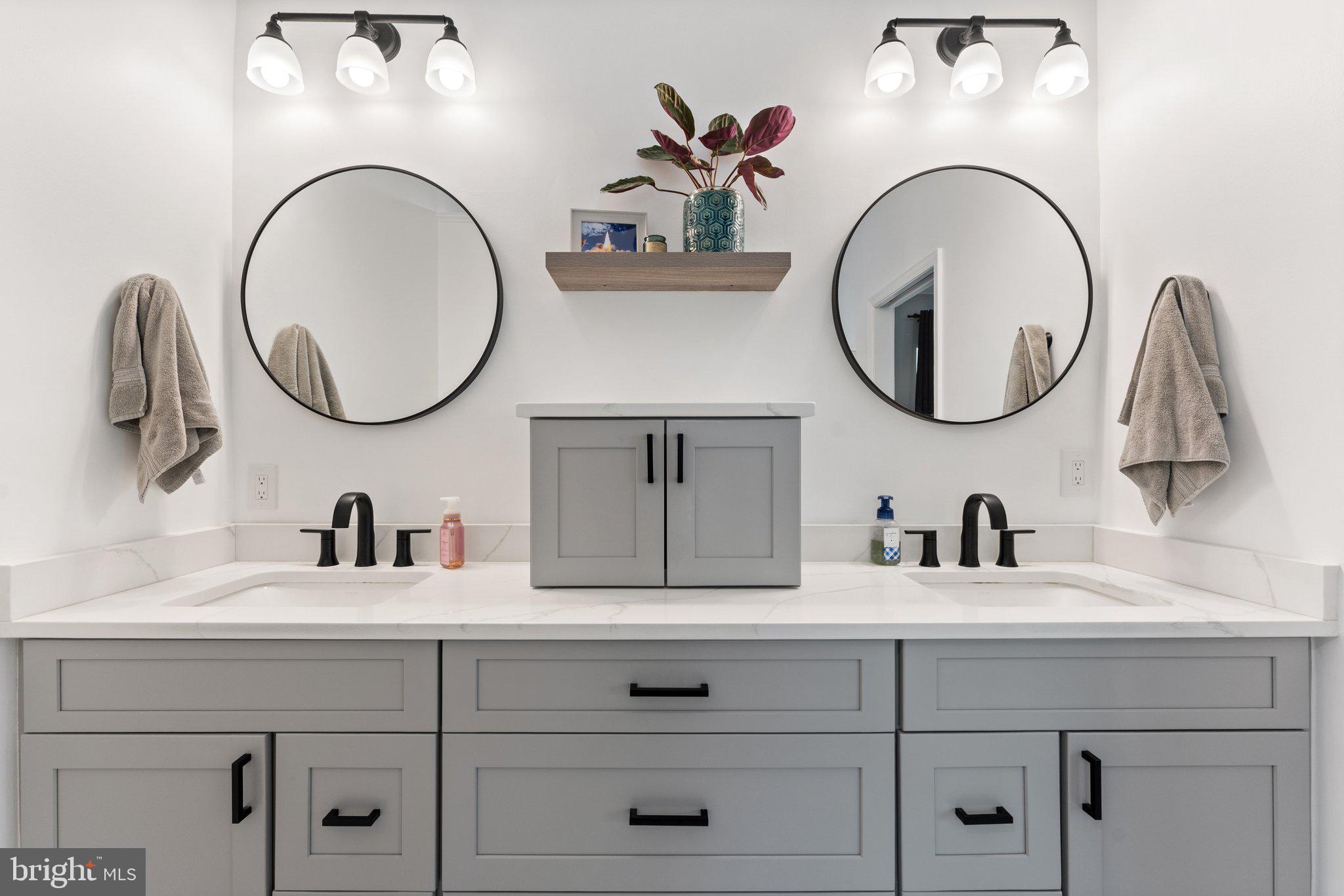 2068 Capstone Circle Herndon, VA 20170 - Photo 13 of 29 Master Bedroom Modern Full Bath