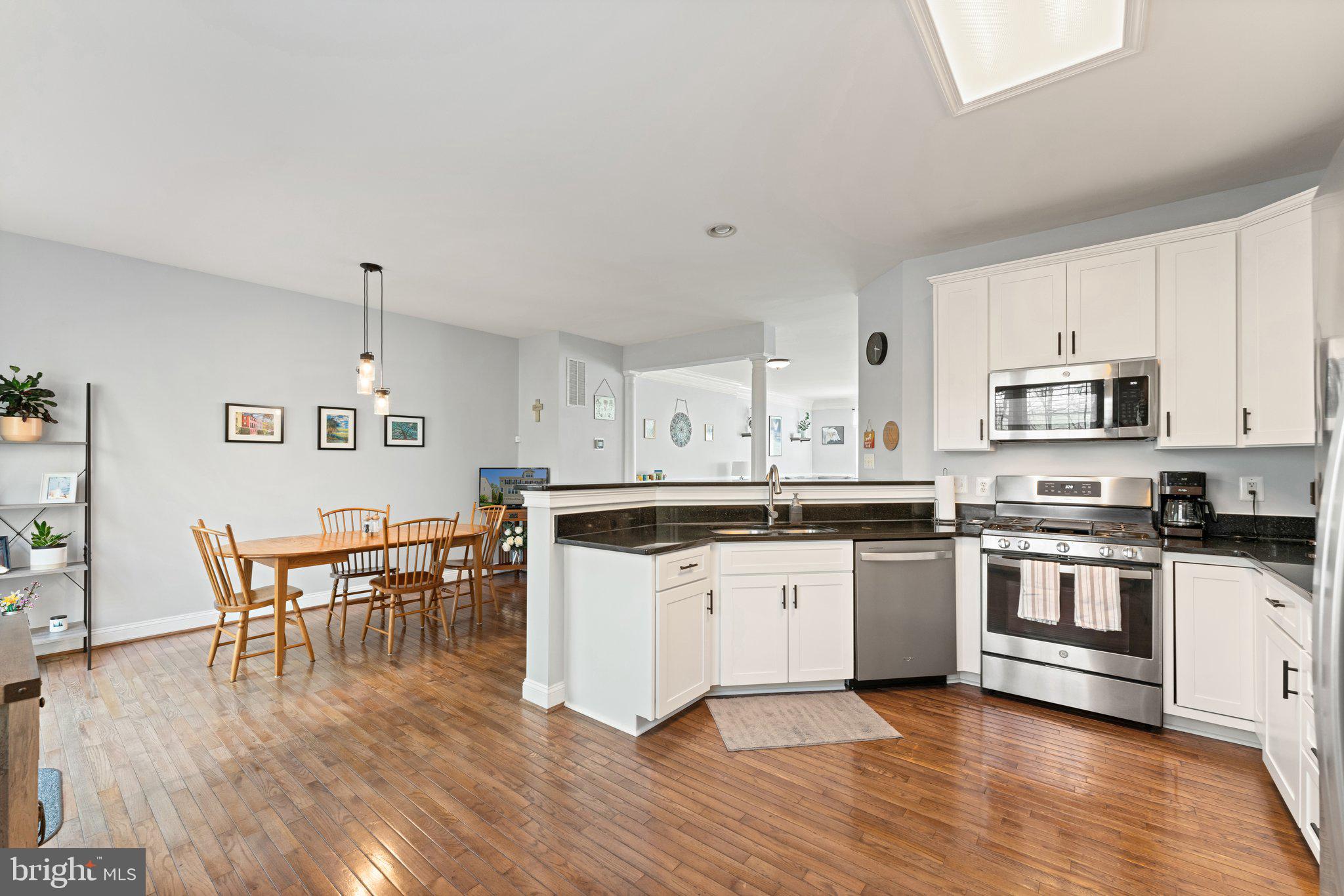 2068 Capstone Circle Herndon, VA 20170 - Photo 8 of 29 Kitchen Easy Access To Dining Room