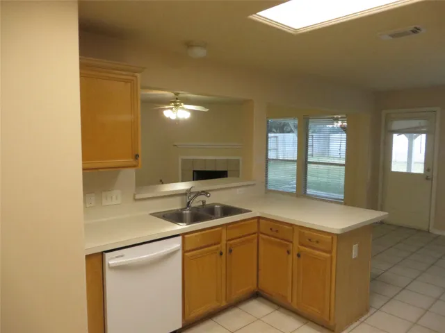 $2,200 | 15331 Ochre Leaf Trail, Cypress, TX 77433