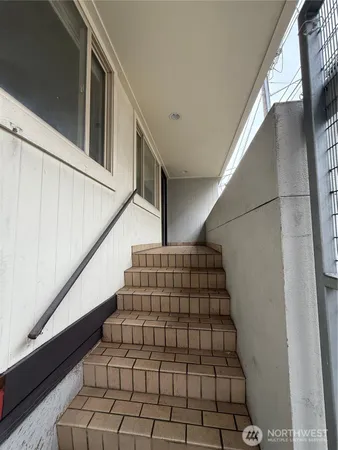 $4,900 | 111 West Harrison Street, Seattle, WA 98119
