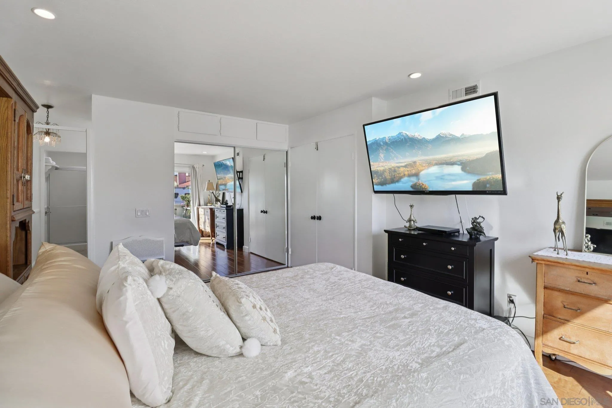 816 Caminito Azul Carlsbad, CA 92011 - Photo 19 of 41