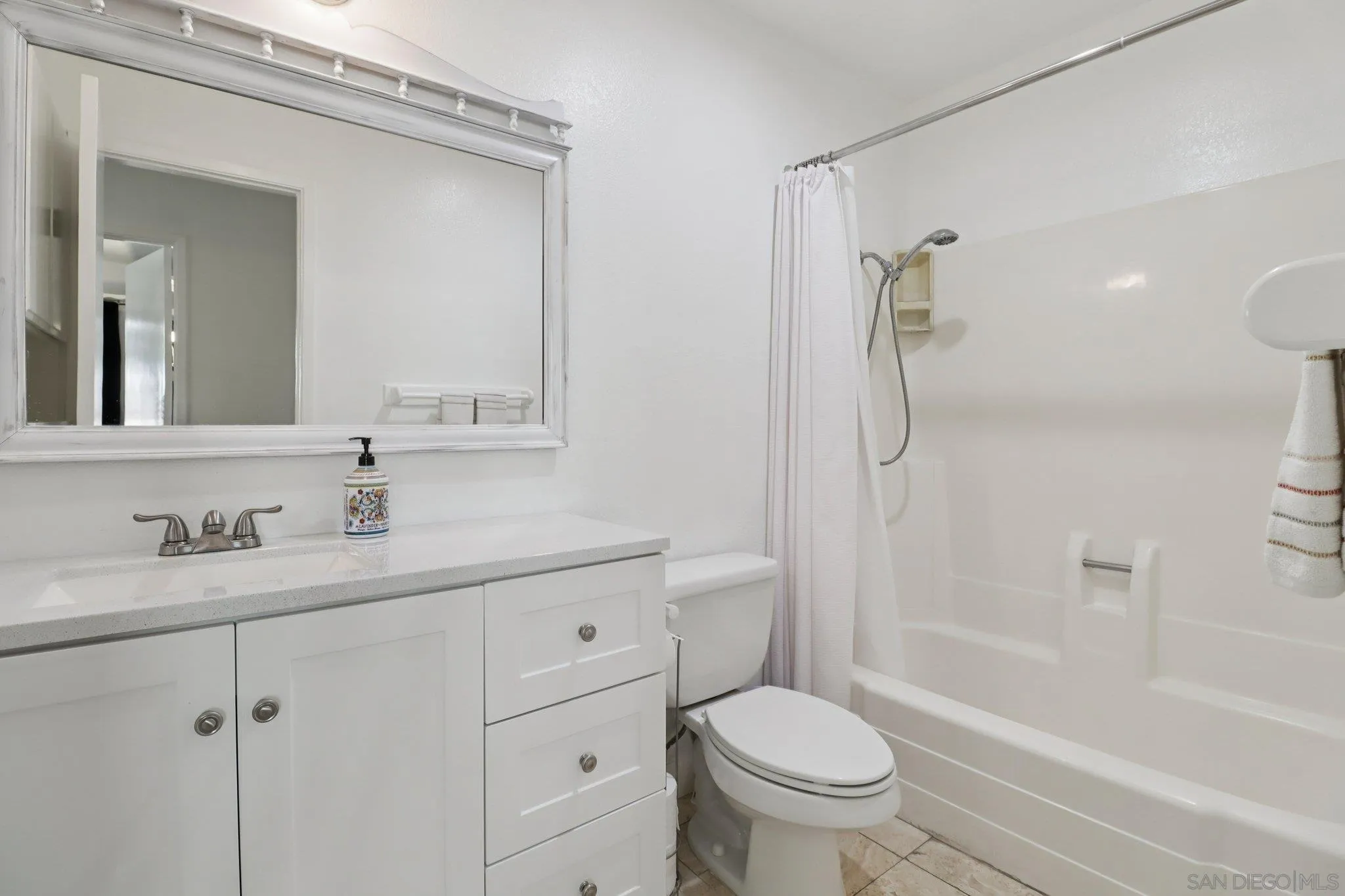 816 Caminito Azul Carlsbad, CA 92011 - Photo 21 of 41