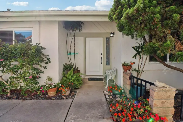 $900,000 | 816 Caminito Azul, Carlsbad, CA 92011
