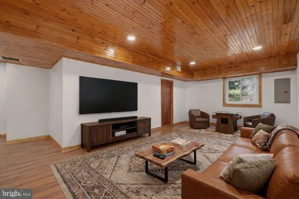 $650,000 | 9844 Timber Heights, Marshall, VA 20115