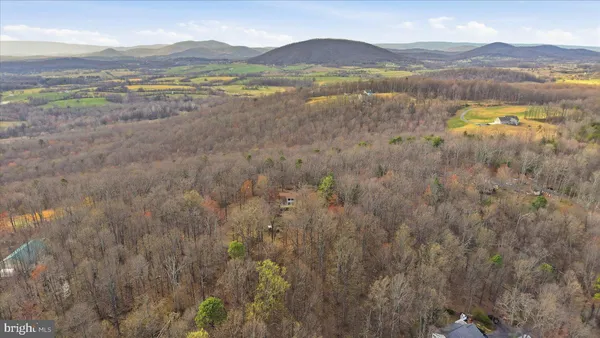 $650,000 | 9844 Timber Heights, Marshall, VA 20115