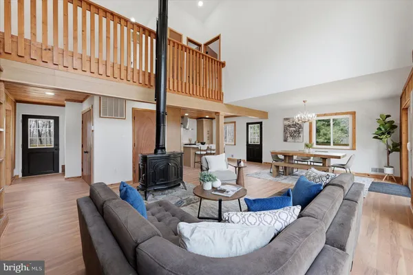 $650,000 | 9844 Timber Heights, Marshall, VA 20115